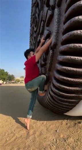 World’s biggest oreo biscuit 😱🔥