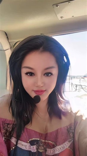 不远万里我来啦，地球上最大的“伤疤”，你伤的到底有多深？ 科罗拉多大峡谷，美国作家约翰 •缪尔 1890年游历 了大峽谷后写道：“不管你走过多少路，看过多少名山 大川，你都会觉得大峡谷仿佛只能存在于另一个世界，另一个星球。” 科罗拉多大峡谷是自然的奇观