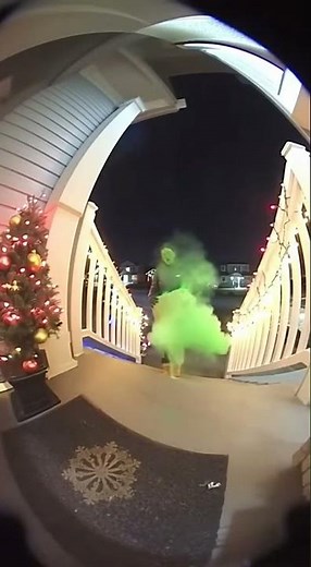 Exploding green powder prank! Woman goes ballistic! #prank #doorcam #porchpirate #funny #ai