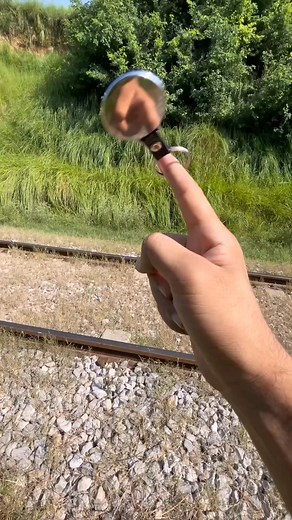 1.7K views | TRAIN VS CHAIN #cameraaccessory #railtest #railroadraces #railfans #railway #train #challenge | Bienes raices | Facebook