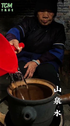 冬天多喝苹果山楂红枣茶，赛过人参千千万