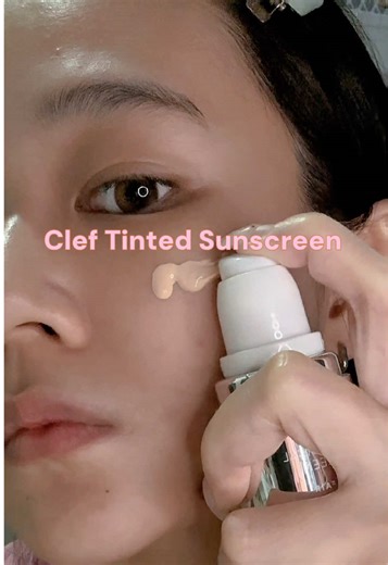 Here’s what blue light can do to your skin, and why protection matters: Blue light from phones, laptops and screens doesn’t just affect your eyes.👀 Prolonged exposure can penetrate the skin, contributing to premature ageing, dullness, uneven skin tone and weakened skin barrier. Over time, it may also accelerate fine lines and loss of elasticity, especially with daily screen use.🫢 That’s why blue light protection is more than just skincare, it’s daily skin defence for modern lifestyles. Protect