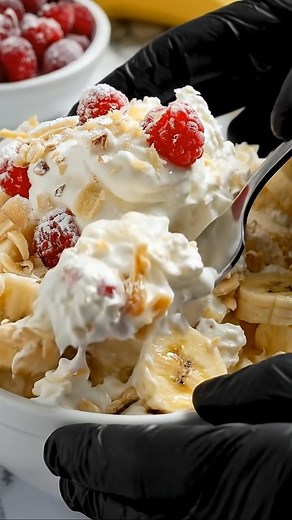 5.3K views · 78 reactions | Banana Split Fluff Ingredients: 1 (3.4 oz) box instant banana-cream pudding mix 1 (20 oz) can crushed pineapple in juice (undrained) 1 (8 oz) container whipped topping, thawed | Recipe by Lina | Facebook