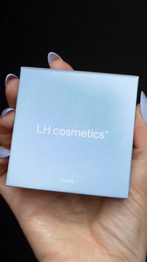 I’ve been reaching for this Aurora palette from LH cosmetics non stop since I got it. The shimmers are INCREDIBLE 😍 | Sosodoesmakeup