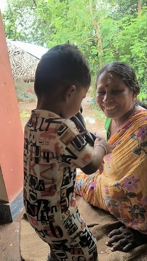 grandma love😍😘 #vinomahafamily #status #grandma #wasappstatus #vinomaha