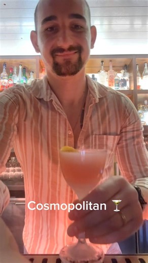 Classic Cosmopolitan Cocktail 🍸 | Easy Cocktail Recipe #shorts #cocktail #bartender