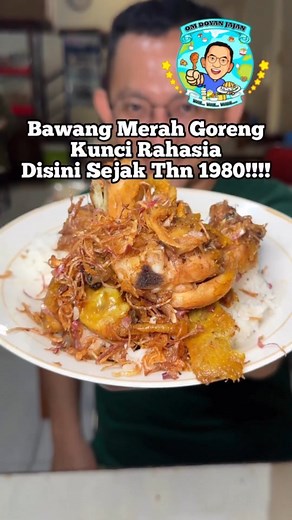 @mukbangindonesia_ on Instagram: "FOLLOW AJA DULU, SIAPA TAU NANTI BUTUH 🤗🤗 ➖➖➖➖➖➖➖➖➖➖➖➖➖⁣⁣⁣ [KETIKA BAWANG MERAH MENJADI BINTANGNYA!!!] Apapun makannya minumnya teh botol sosro, ekh bukan itu ya, tp apapun lauknya pasti ada bawang merah goreng!!! Legendaris sejak puluhan tahun lalu, paporitnya tumis ikan cue nya!!! Ayam goreng bawangnya oke jg Bakal balik lagi kayaknya .. enak … sehari bisa habis 35kg bawang merah 😄 goreng bawang nya wangi , ayamnya juga gurih juicy … yang suka basah basah c