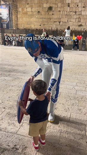 כל מה שאני עושה, כל צעד וכל מאבק — הוא בשביל הילדים שלנו. כדי שהם יגדלו בעולם שבו יהודים אינם צריכים לפחד, שבו הם יכולים ללכת בגאווה ובביטחון, ולחלום בלי גבולות. אני נלחם היום, כדי שלהם יהיה מחר טוב יותר. 🇮🇱❤️ Everything I do—every step and every battle—is for our children. So they can grow up in a world where Jews never have to be afraid, where they can walk with pride and confidence, and dream without limits. I fight today so they can have a better tomorrow. 🇮🇱❤️ #israel🇮🇱 #standwithisra