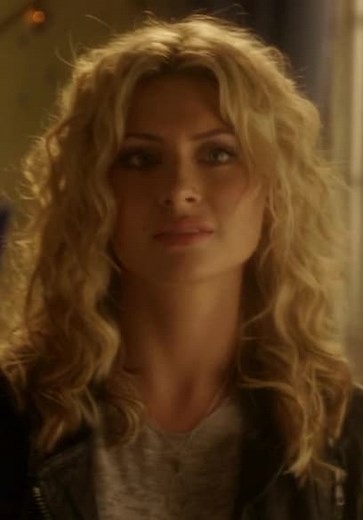 Hellcats S01:E01 - A World Full of Strangers