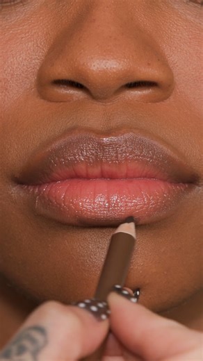 Morphe on Instagram: "Sometimes a liner and a gloss just ✨does something✨ Miya shows off her current lip combo. 💗Signature Lip Pencil in shade 'Nightcap' 💗Dripglass Glazed High Shine Lip Gloss in shade 'Transparent' Would you rock this?"