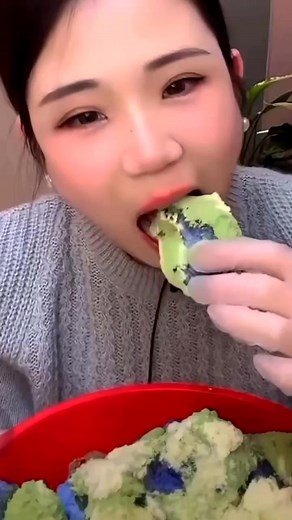 23K views · 823 reactions | YY'S ASMR ICE | ONLY YY ICE EATING || MIX ICE EATING | Anallise Love Ice | Facebook