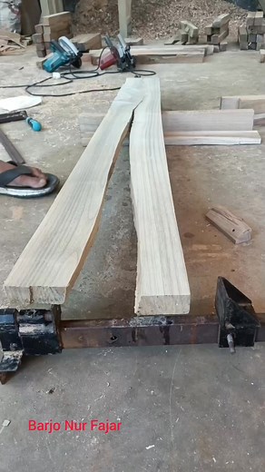 2M views · 5.8K reactions | The tricks of the craftsman are beyond reason #woodworkingtrick #trick #skills #repair | Barjo Nur Fajar | Facebook