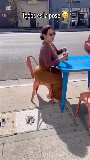 86K views · 4.7K reactions | Lo importante de la pose  #viralvideoシ #comedia #humor #risas | The Javes Diaz | Facebook