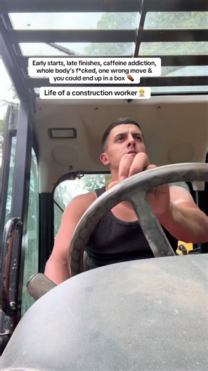 Big up all the construction workers👷🏼‍♂️ #bluecollar #construction #fyp