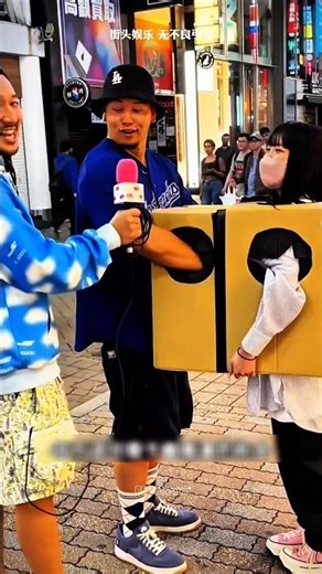 The courier girl is earning hundreds of thousands of taka per month with this box.🤖।#shorts #facts