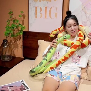 ELAINREN Realistic Red Goldfish Stuffed Toy Ultra-Soft Bubble Fish Plush Pillow Lifelike 3D Carp Fish Plushies Cushion Decor Gifts/17.7''