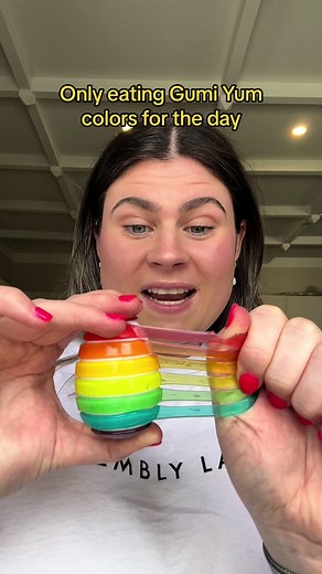 Only eating the colors of Gumi Yum 🌈 #gumiyumsurprise #gumiyum #itsfuntogiveagumiyum #toy #confectionery #glutenfree #dairyfree #nutfree #candy #zuru #zurutoys
