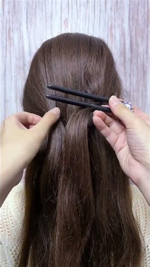 Quick & Easy Half-Up Half-Down Braid Tutorial - Master This Look