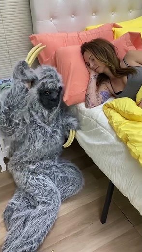 She freaked out! 🤣 #funny #prankvideo