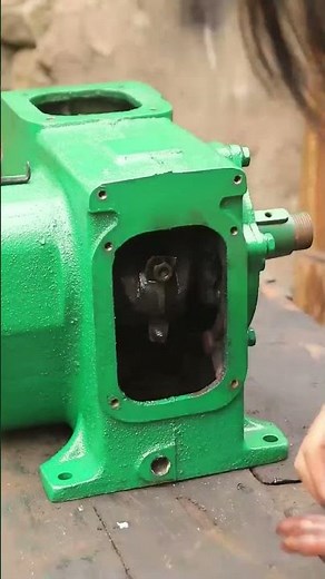 Genius Girl Repairs A Scrapped Diesel Engine And Her Boss Praises Her Skills! | Linguoer