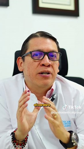 🙋🏻¿Sabías esto? El verdadero proceso del enamoramiento ocurre en el cerebro, donde se generan las emociones y reacciones químicas. Sin embargo, es el corazón el que experimenta esa sensación tan profunda y palpable que nos hace sentir el amor en lo más profundo de nuestro ser.