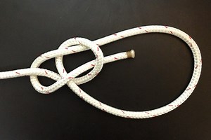 How to Tie a Bowline: Remember the Two Loops - Boat Trader Blog