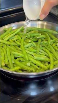 This is the only garlic green bean recipe you’ll ever need (Ready in 10 minutes!)