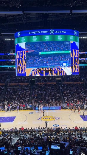 The Lakers played a special video to congratulate the Dodgers on their World Series title at their game tonight 💙💜💛 | Dodgers Nation