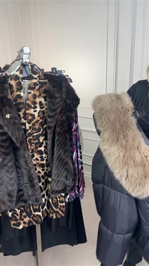 ✨ Jenny’s Black Friday Sale | 20% off ✨ Jenny’s outfit : Faux fur zip gilet : https://jennys.ie/products/swirl-faux-fur-hooded-gilet-black-gc20526-blk Monari M logo top : https://jennys.ie/products/round-neck-logo-top-black-808801-999blk Monari faux leather trousers : https://jennys.ie/products/leatherette-trousers-black-808753-999blk ON THE RAIL : Monari black leisure pants : https://jennys.ie/products/drawstring-trousers-black-809283-999blk Leopard print cowl neck top : https://jennys.ie/produ