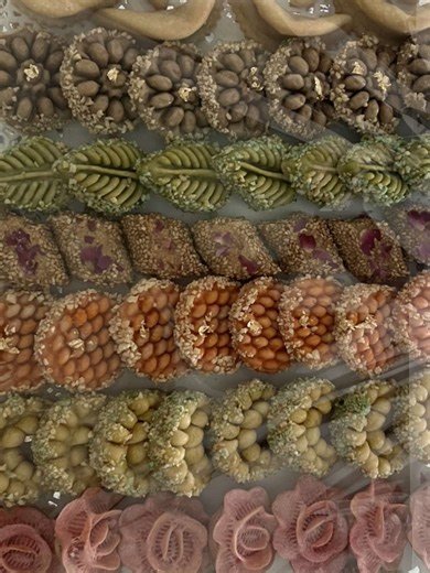 ✨Les gâteaux de l’aid en préparation! ✨#عيد_مبارك #gateauxmarocains #eid #ramadankareem #frejus