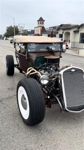 Custom 1915 Ford model T rod air ride, cantilevers, off-road shocks & flaming exhaust tips Rat rod