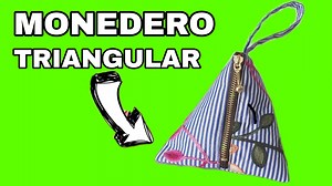 587K views · 14K reactions | Mis Creativ@s les comparto el paso a paso de este hermoso y practico proyecto MONEDERO TRIANGULAR, aproyecha todos los retazos de tela para hacer estos lindos proyectos. | Moda Costura y Creatividad | Facebook