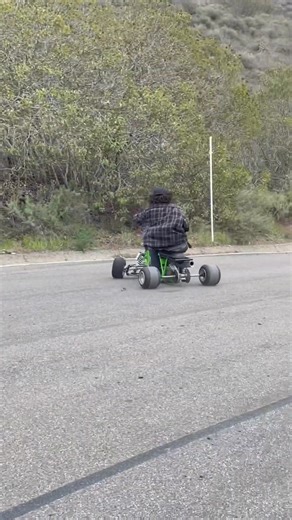 Mini quad does the smoothest 360s 奈 #miniquad #custom #builds #drifting https://amzn.to/4nSzh6p | Xavier Foster | Facebook