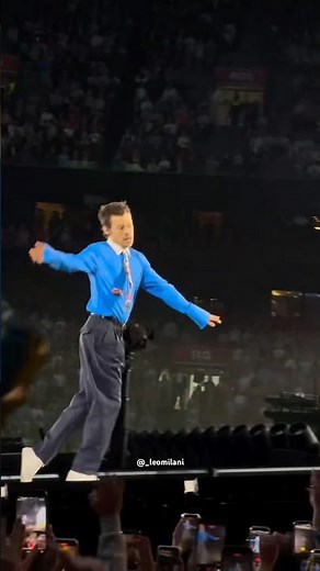 COMEBACK! Harry Styles returns to the stage with his new “Together, Together” Tour #harrystyles #1D