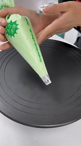 6.5K views · 204 reactions | Beautiful Cake Decorating Tutorial #beautiful #cakedecorating #cakedesign #cakesofinstagram #funnyreels #fun #cakeoftheday #birthdaycake #Lovely #lovelycake #cakedesign #caketutorial #tutorial #learnhowtodesign #learning #Lovely #lovelycake #usa #uk #canada #germany #france #italy #california #Florida #NYC #philadelphia #connecticut #boston #texas #Ohio #newjersey #maryland | Jing Cake Decorations | Facebook