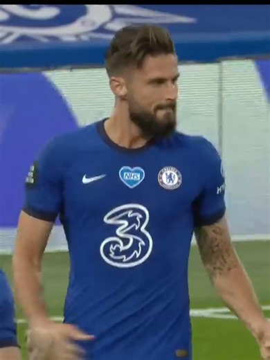 Chelsea vs Norwich: Giroud's Header Secures Lead