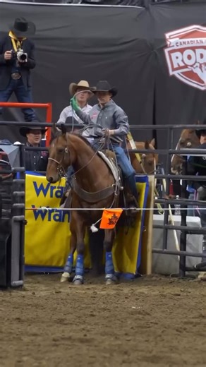 Congratulations to CSI Elite Team, Kash Bonnet and Logan Cullen! They are your 2025 Canadian Finals Rodeo Champions in the Team Roping!!! We are very proud to be able to call them CSI Elite Athletes. @bonnettk @logan_cullen21 📸 @missdevovideography #csichamp #csipads #csisaddlepads #handmade #USA #horse #westerntack #tack #rodeo #cowboy #teamropers #header #heeler CSI Saddle Pads are proudly 100% Handmade in the USA 🇺🇸 | CSI Saddlepads