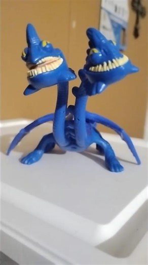 HOW TO TRAIN YOUR DRAGON, the zippleback names: beta and dron.Named after betadron from bakugan.