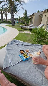 Abbiamo passato qualche ora nellla piscina del nostro resott 7Pines #sardegnanelcuore #fblifestyle #invited | Il mio viaggio a New York