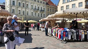23K views · 740 reactions | Town Hall square is buzzing with market goers. Summer time brings craftsmen here every Wednesday to sell their goods and creations. Lot’s and lot’s of shopping options. | Visit Tallinn | Facebook