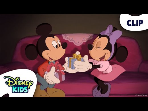 Mickey & Minnie Exchange Christmas Gifts
