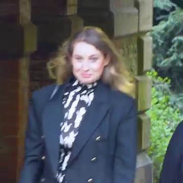 939K views · 10K reactions | Scary Fart Prank in Central Park 藍藍 | HumorBagel | Facebook