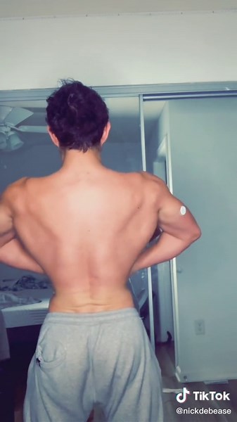 Lat spread tutorial made easy 😁👍🏽 #lats #latspread #latspreadtutorial #back #backmuscle #fyp #fypシ #gymtok