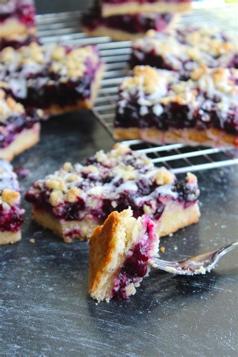 14K views · 83 reactions | Simple, refreshing, and flavorful, this blueberry cobbler is a must to try with your friends and family this summer! 𢡄✨ Make sure to add some beautiful, bright sunflowers to your cart when shopping for the cobbler ingredients! https://www.harristeeter.com/r/blueberry-cobbler-bars/70eaaa88-ce4c-4ece-96f1-86c046bdd535 | Harris Teeter | Facebook