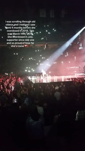 excuse the bad quality it was a bad android 😭 #demilovato #2016throwback #2016