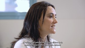 🙋‍♀️ La Cristina Cámara és gestora de casos de la unitat neuromuscular de l'Hospital Sant Joan de Déu Barcelona i explica el paper que exerceix dins les Xarxes d'Unitats d'Expertesa Clínica #XUEC en malalties minoritàries. 🔷 El personal gestor de casos és professional d'infermeria especialitzat i referent que acompanya en tot el procés als pacients i a les famílies des del diagnòstic de la malaltia fins al moment de transició a l'hospital d'adults. 👉 Si voleu saber-ne més, consulteu els següe