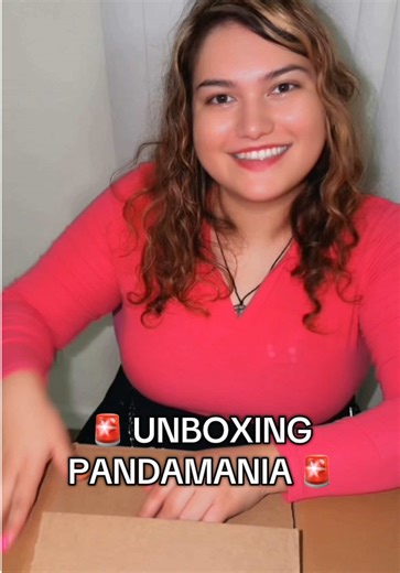 Pandamonium has officially entered my life 🐼💥 These 3D-printed panda keychains from Bandit’s Print Den each have their own chaotic little personality — and I’m IN LOVEEEEE. They come with two keychain options, are super detailed, and double as the cutest desk buddies ever. Bonus: the bamboo-style Panda Roost keeps them all together (even if they’re a little… wild). 👉 Which panda are you most like? 🛍️ Link in bio → Lil-E’s Collabs → Bandit’s Print Den 💌 Code: LILYM (free shipping on $35 ) #b