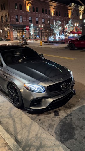 Explore the Mercedes AMG E63S and W213 Features