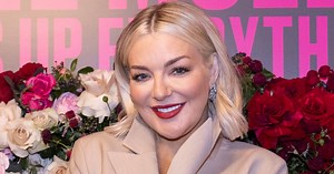 Sheridan Smith poses completely topless as she announces major career move