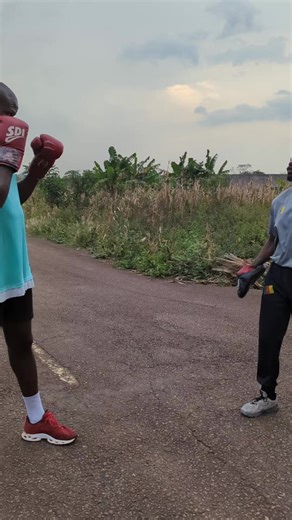 Le Professeur Tsaga Bruno est déjà à l'équipe nationale militaire de BOXE 🥊🫡🇨🇲 pour la transformer par l'unique GRÂCE et capacité de son DIEU JÉSUS-CHRIST.🙏🏾🙏🏾🙏🏾💪🏾💪🏾💪🏾😎👍🏾👌🏾